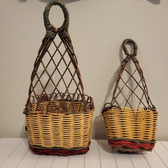 Vtg Floral Red Green Woven Wicker Rattan Wall Hanging Pocket Baskets Rustic Boho - Picture 2 of 8